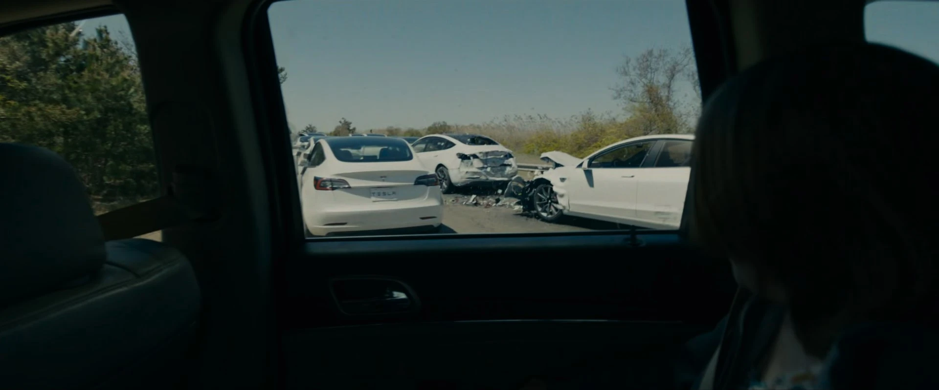 Tesla vehicles crash - Layout and Fx lighting